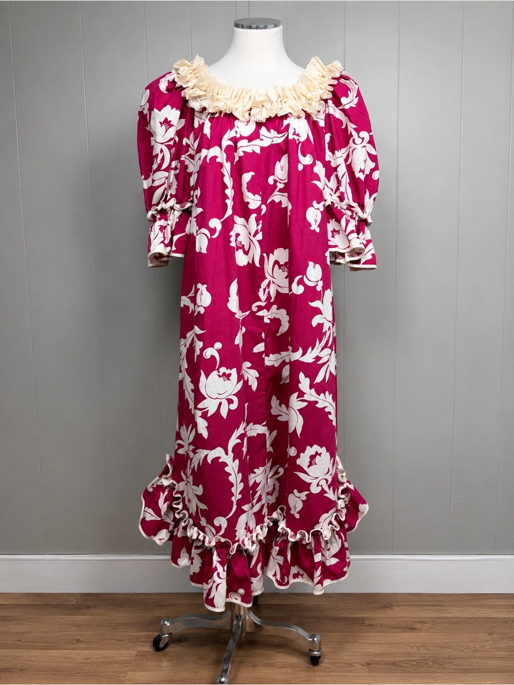 Vintage Princess Kaiulani Hawaiian Muumuu Maxi Dress Pink Floral M/L